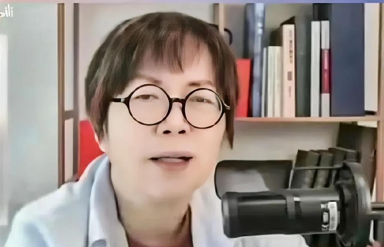 黄智贤隔空回呛郭正亮:郭兄呀！我在反绿的时候你在干啥？你在当绿委吧！我在为两岸