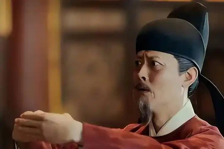 1402年，南京城刚被朱棣的军队攻下，旧政权彻底崩盘。夏原吉作为建文朝的户部右侍