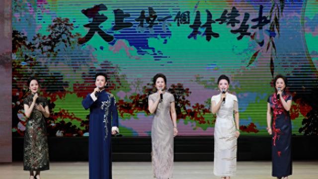 演戏要复杂, 做人要简单: 纪念越剧宗师王文娟诞辰100周年系列演出启动