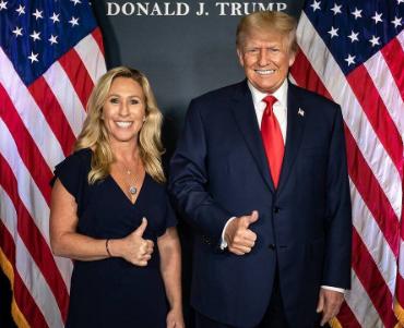 共和党都看不惯特朗普了，前议员格林直接表示特朗普就是一个疯子，他不是什么基督教教