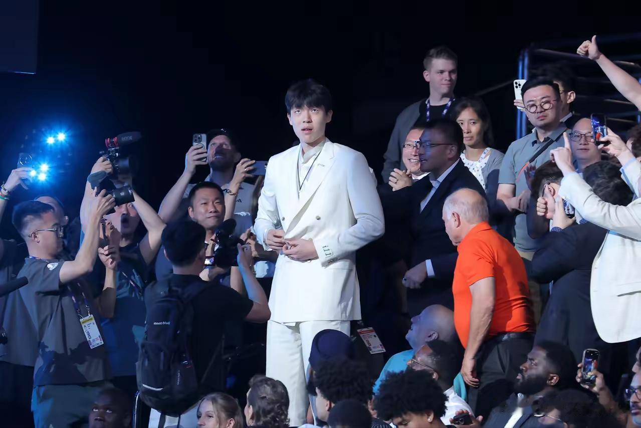 说出来会被喷吗？杨瀚森被NBA选中，其实原因不是你想的那样。与其说杨瀚森被NB