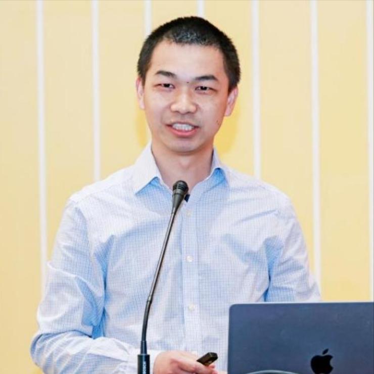 胡伟栋，来自长沙长郡中学的超级学霸，连续两年拿到国际奥赛金牌，满分世界第一，清华