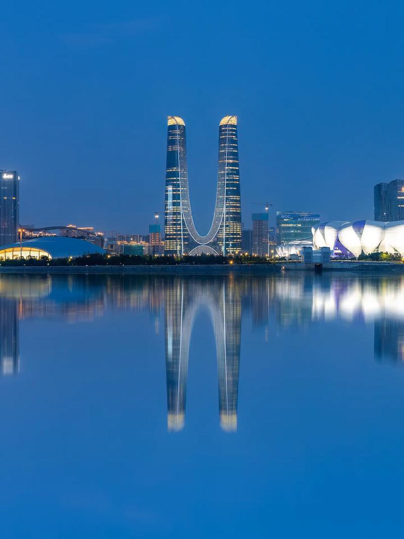 关于杭州的民营企业!1、杭州2024年GDP为21860亿元，全国城市排名第八