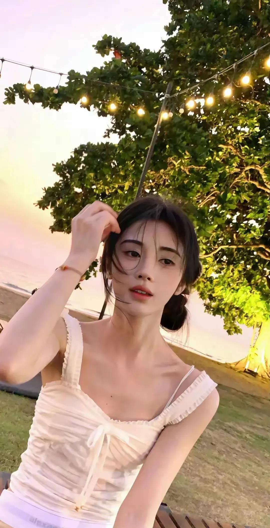 内娱照妖镜：男神变“割王”，顶流跪着捞金，资本笑看疯癫内娱这出荒诞剧，每天都在