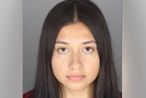 美国女老师做家教时与学生发生性关系，不仅拍视频，事后还向同事炫耀，如今被判刑。