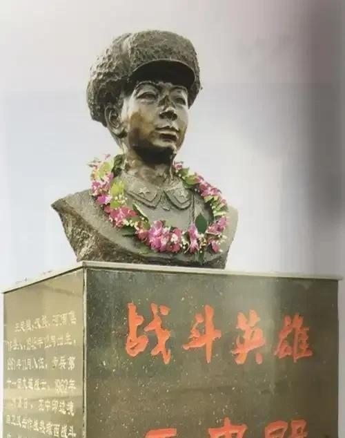 1962年11月18日的喀喇昆仑山下，我军边防部队一个连掉进了印军埋伏圈，被前后