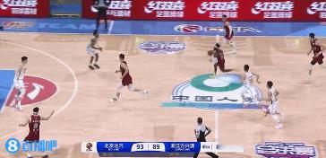 雷蒙连续投中三分球，他和孙铭徽举动都亮了，打球真的不能赌气广厦今天要输球的话