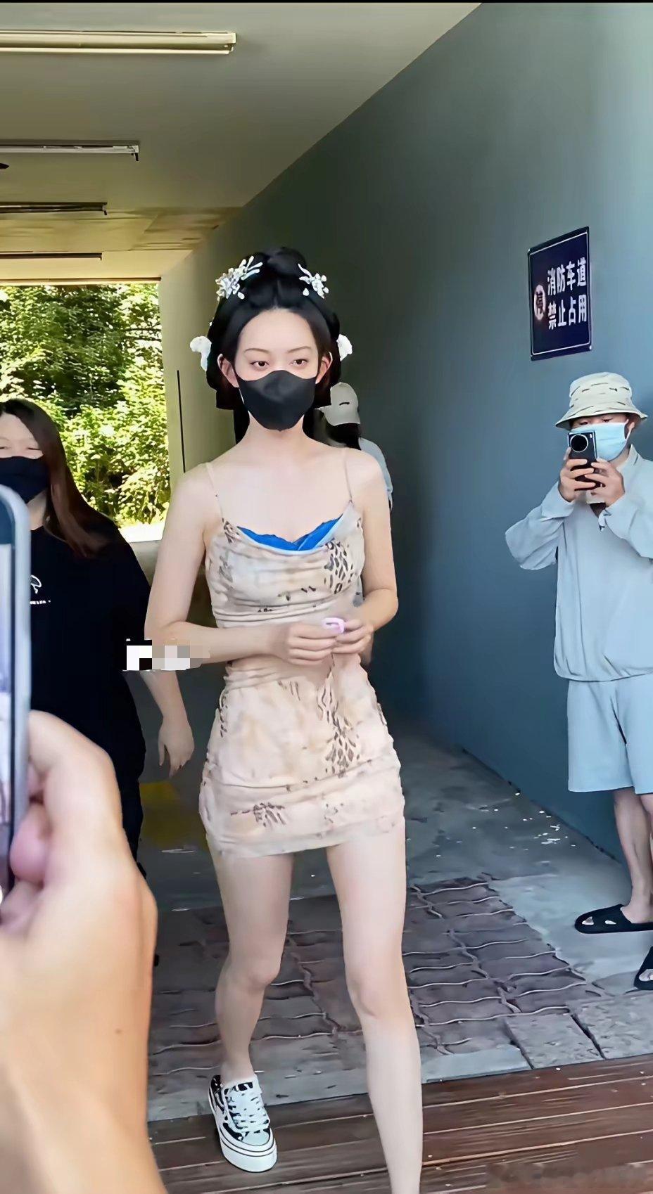 孟子义也太瘦了，吃演员这碗饭，身材保持是硬性条件。看孟姐出工的剧透，全身没有一丝