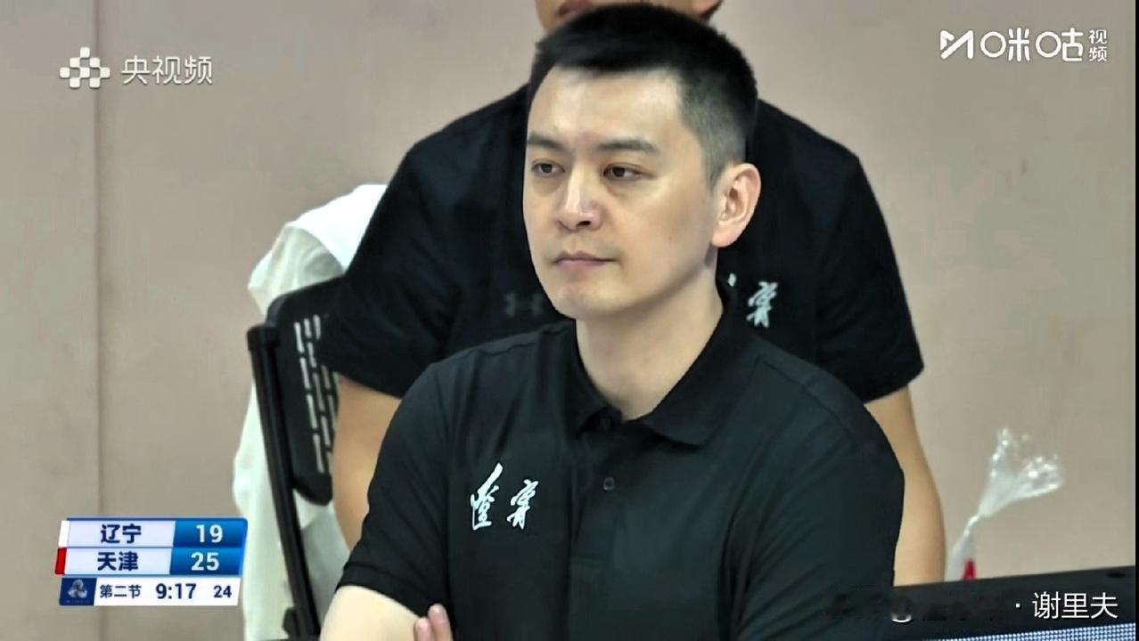 棋高一筹！杨鸣的战术打法太先进，全运会打天津，弃用锋线，大胆启用三后卫阵容，当赵