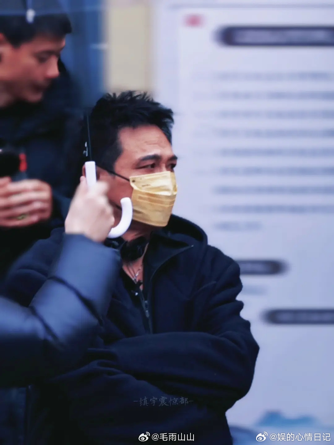 64岁老头没惹任何人，猜你想看吴镇宇前几天录制状态，谁没几张崩图了