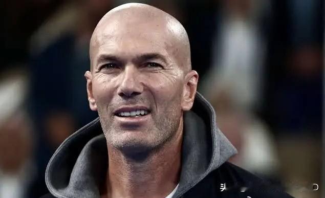 齐达内真的性情，执教世界豪门皇马两次离开都是他自己主动提的，皇马想留都留不住，说