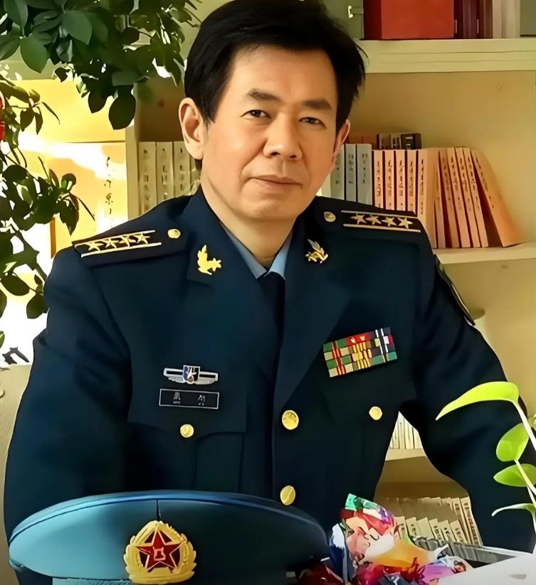 当最先进的电磁弹射航母正式入列，五代机规模持续扩大，我们手里的“硬家伙”越来越多