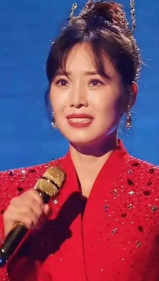 云朵不是马户又鸟，怎么可能被一些伪刀迷击溃呢？辛辛苦苦在师傅退圈后扬名立万，替