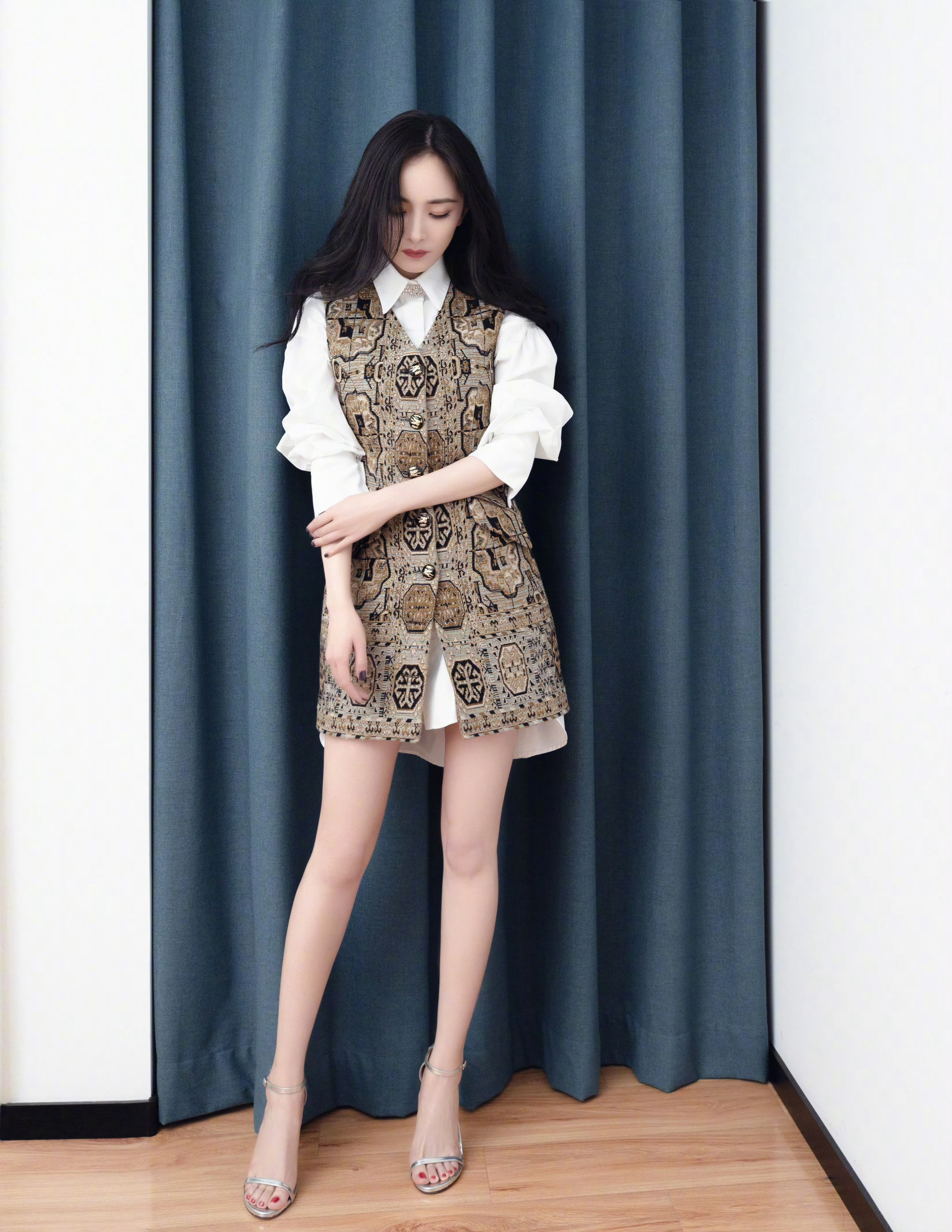 杨幂把SW一字带带火的女人～