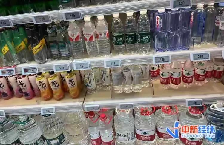 一个卖水的人，竟然是我们国家的首富，简直是奇耻大辱！（原创）前段时间，听说公