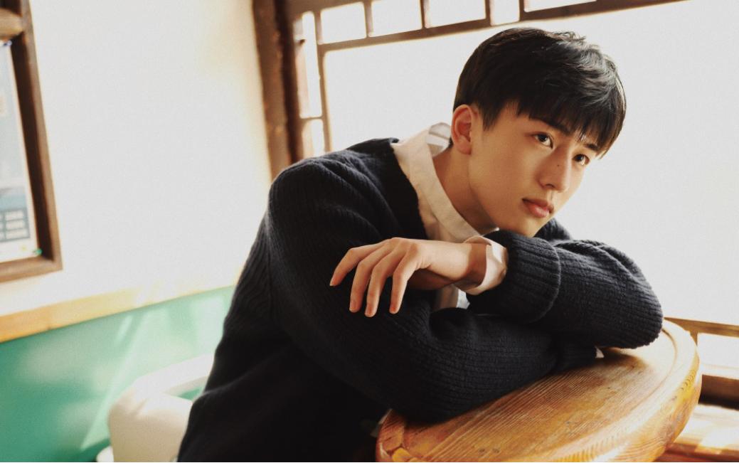 患难见真情，娱乐圈终于出来一个力挺张凌赫的大咖！张凌赫因《逐玉》“粉底液将军”