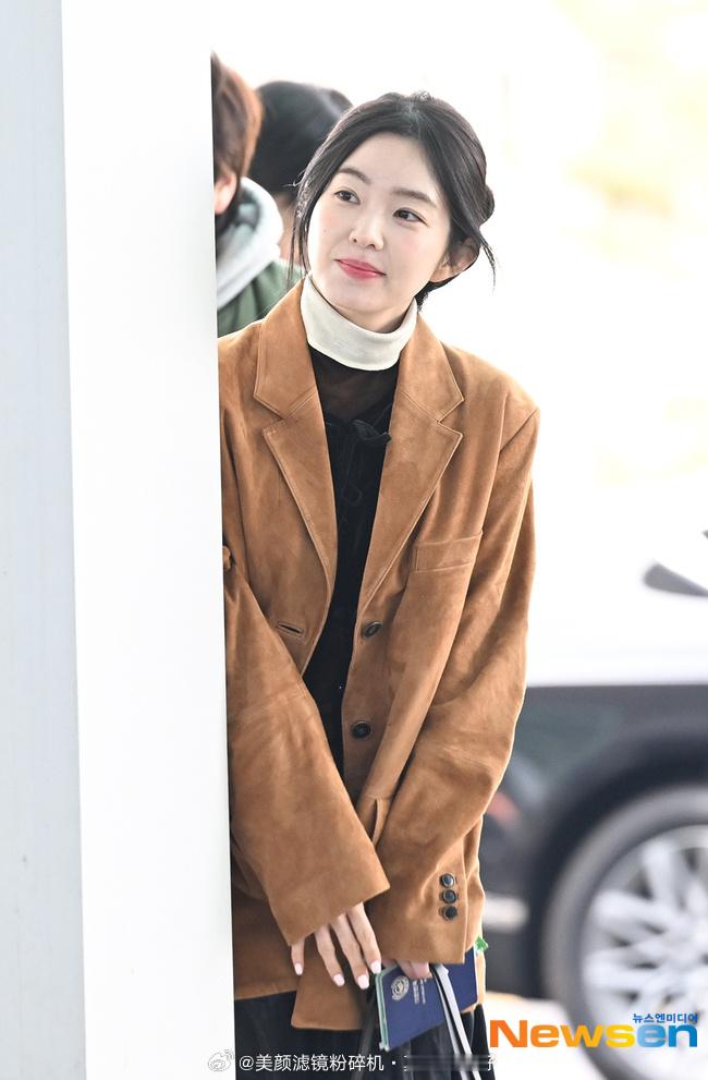 裴珠泫今日机场新闻图