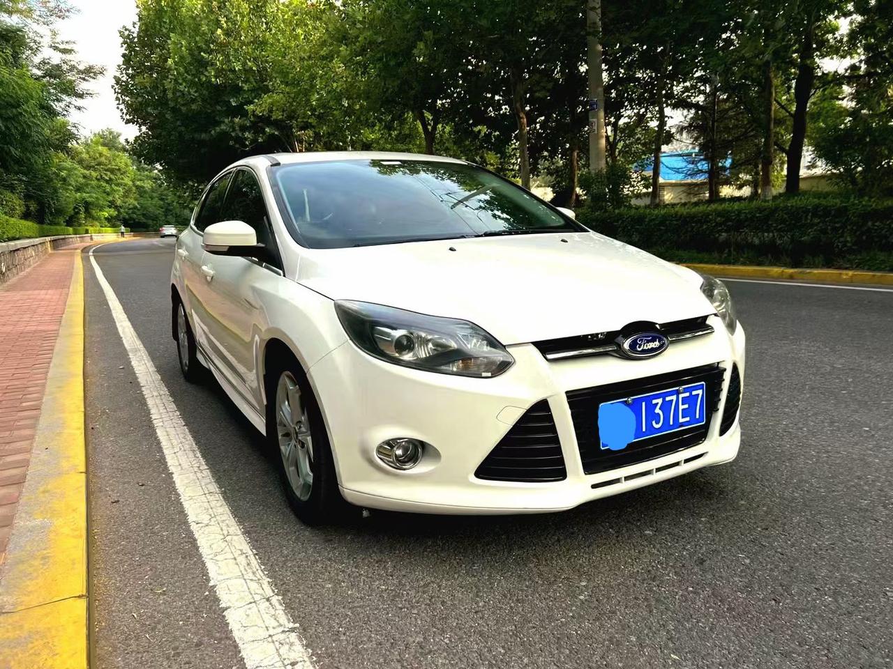 说实话啊，当我看到这个福克斯的前脸的时候，我感觉惊为天人。至少在12年的时候他登