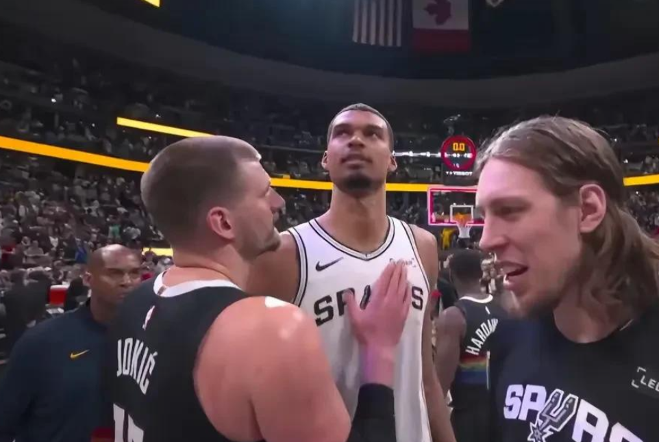 马刺的季后赛问题可能是经验，掘金很可能是体力，看球吧别光顾着情绪发泄作为一个