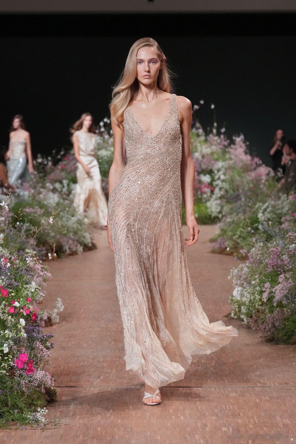 ElieSaab2027春夏系列🌺🍃美晕了，春天来了！#巴黎时装周##大秀直击#​