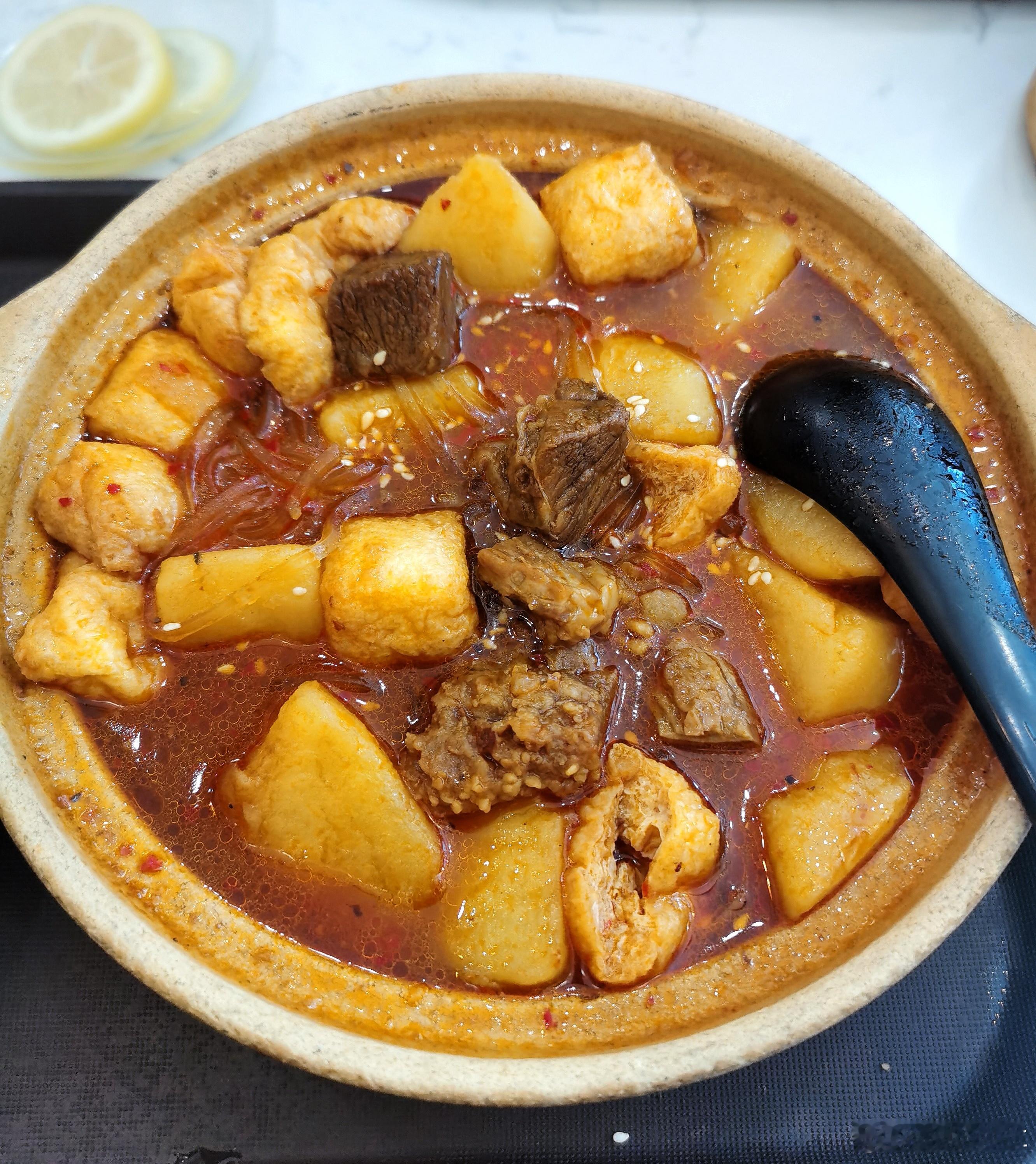 今天吃土豆牛腩煲，香迷糊了，你吃饭了吗？​​​