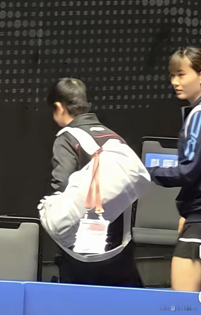 刘炜姗如果不拉孙颖莎一把，她就赢得！今天孙颖莎和刘炜姗比赛的时候，两个好朋