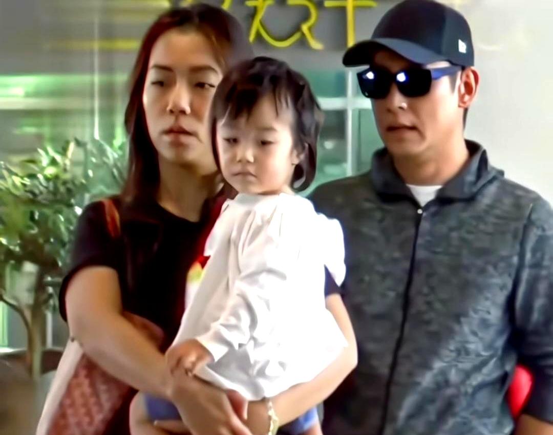 看见黎明在菜市挑菜时，才懂“天王”也会放下光环。2012年，他与乐基儿结束四年
