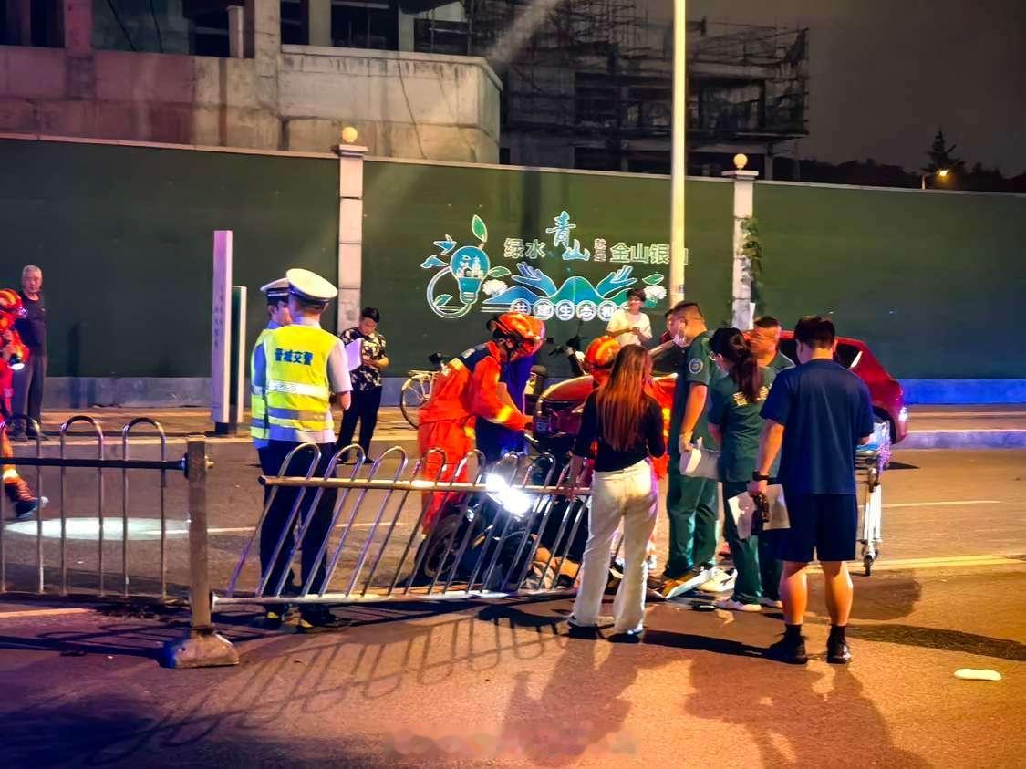 哎，二十三岁的小伙喝这么多骑的九号在路上狂飙，119来了才把腿弄出来，生命诚