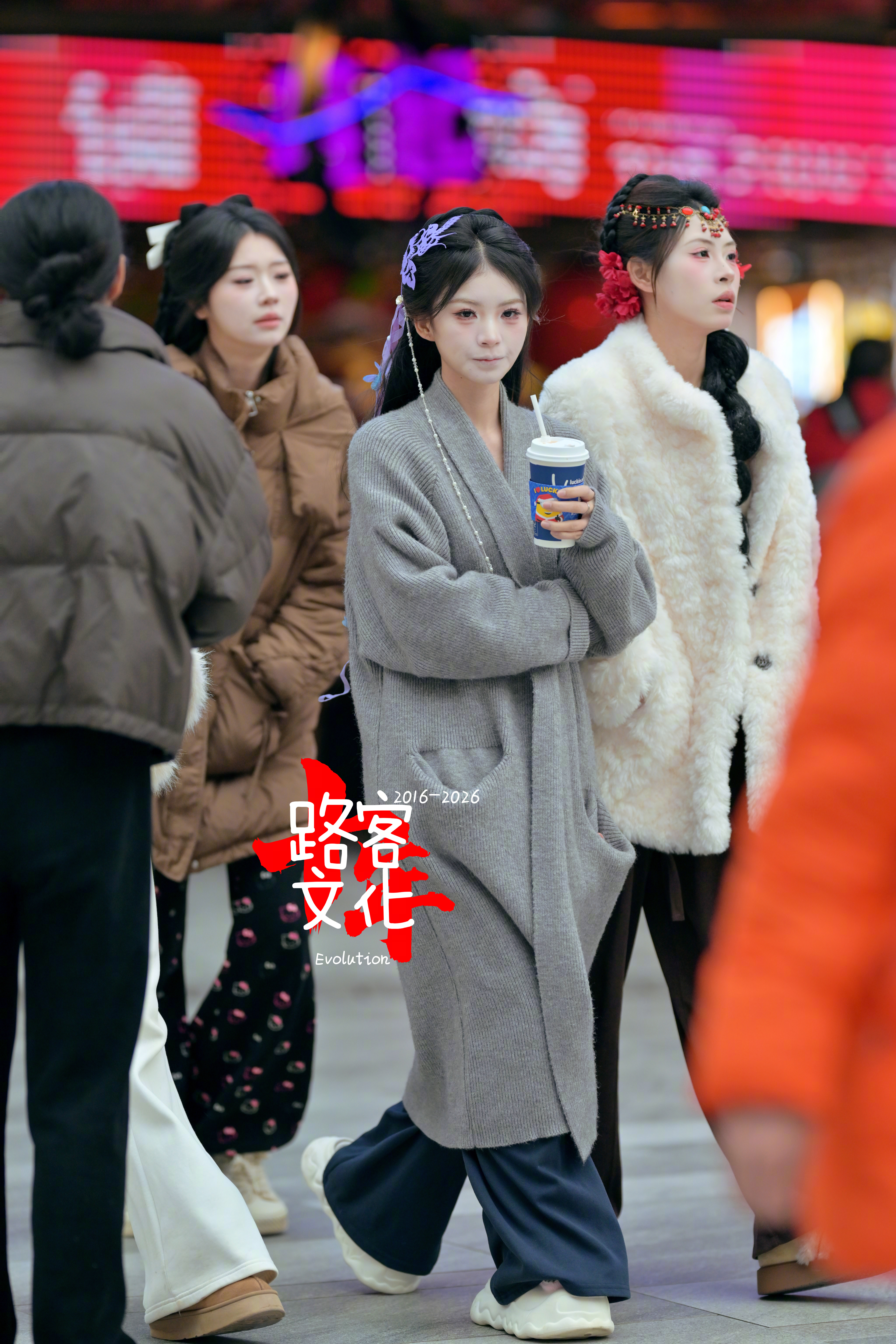 直播间走出来的仙女们（不要再吐槽她们的妆面了因为这个还要再直播里通过AI再挂一