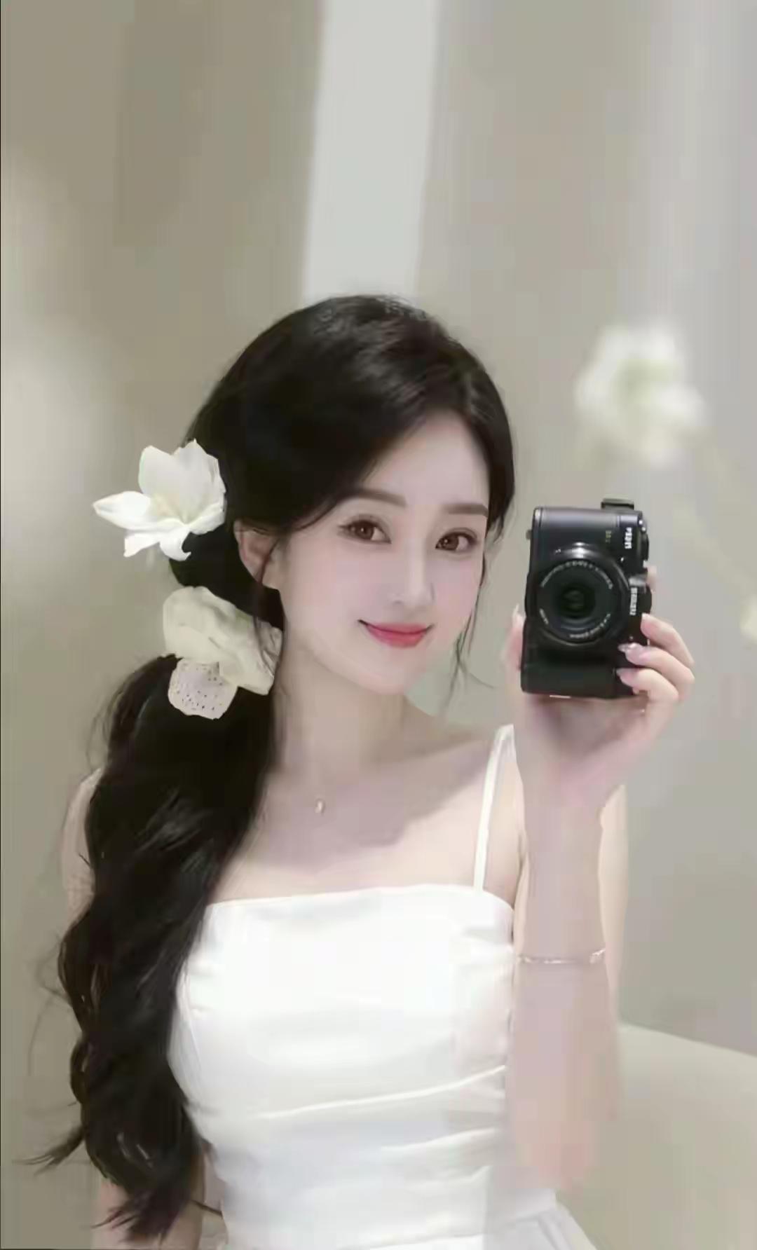 女神写真:百变风格,绽放不同魅力,哪个才是你最爱她,可温柔婉约,身着毛绒衣物,