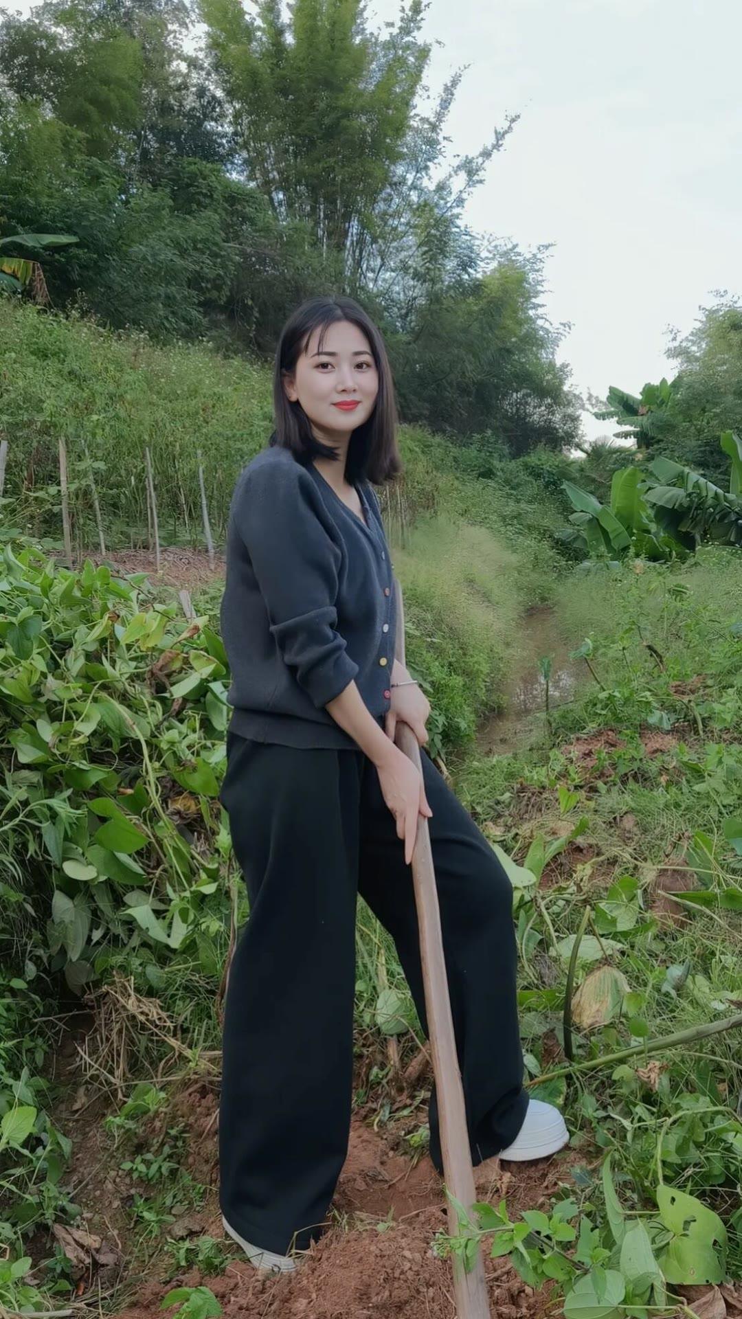 愿生活如诗如画，理想之花在岁月的滋养下绚烂绽放，不负韶华。🌸