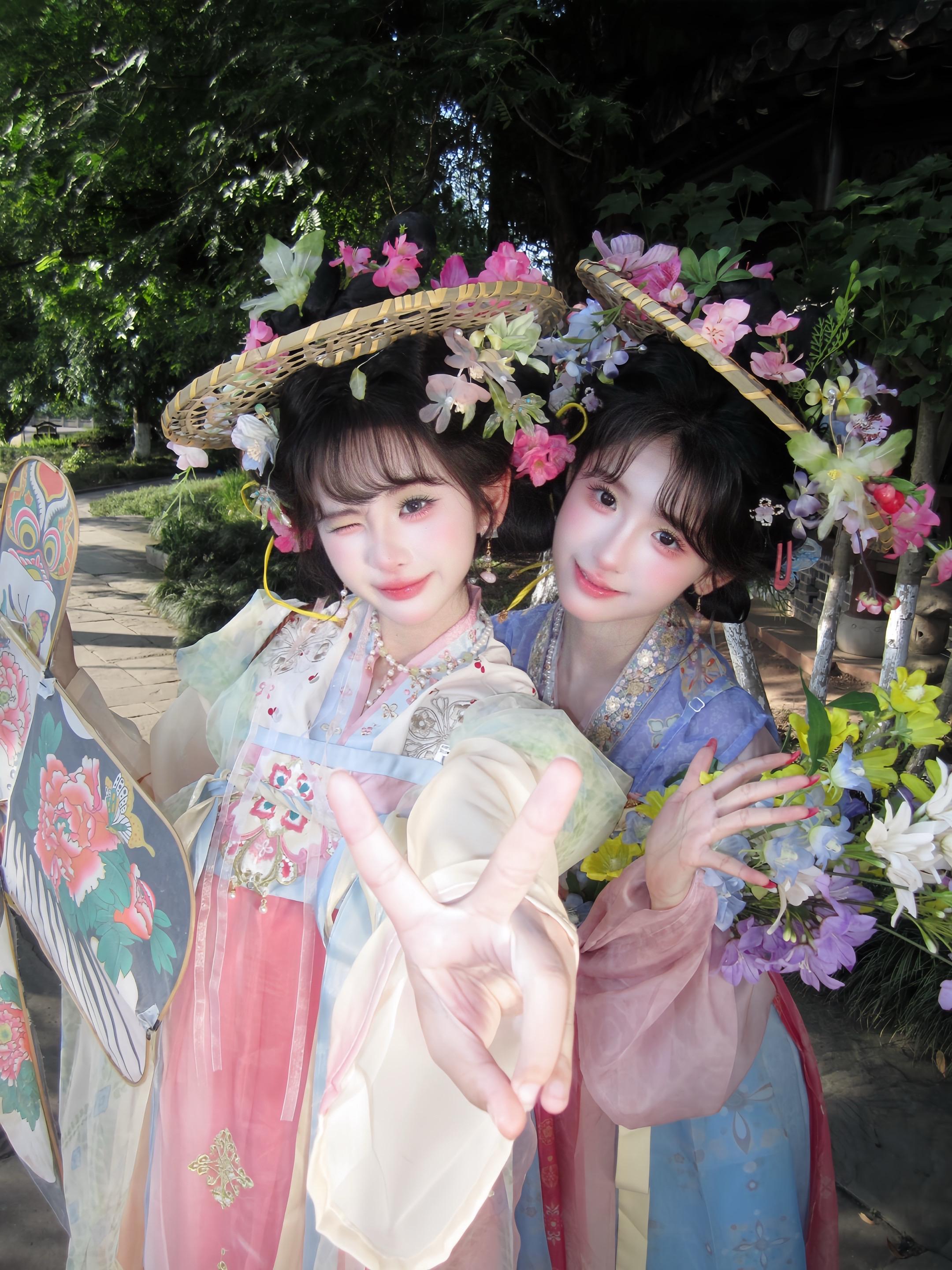 👭≽^•༚• ྀི≼超爱这组斗笠小唐风