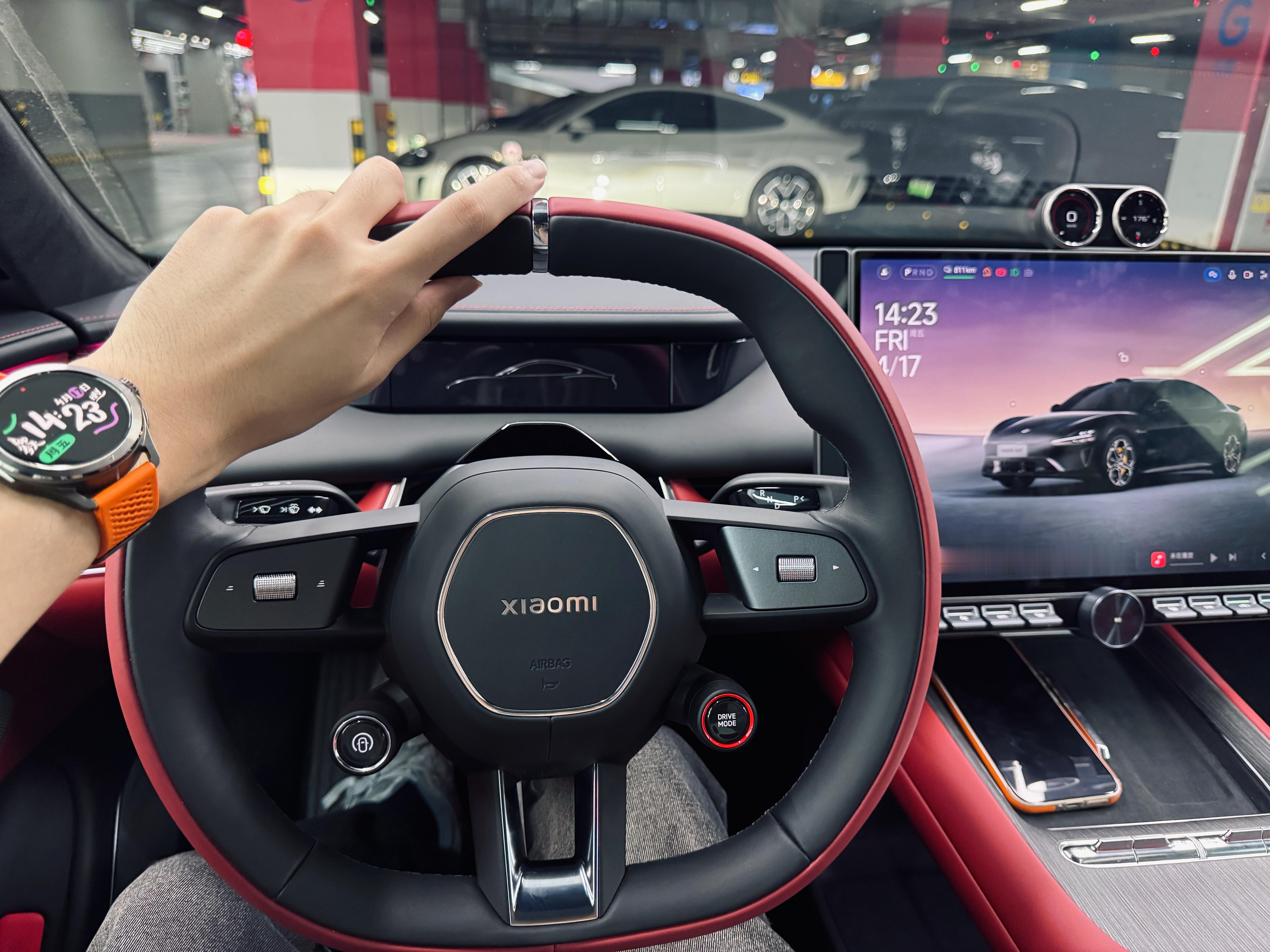 生活手记hi，新一代小米SU7！这红色真好看！