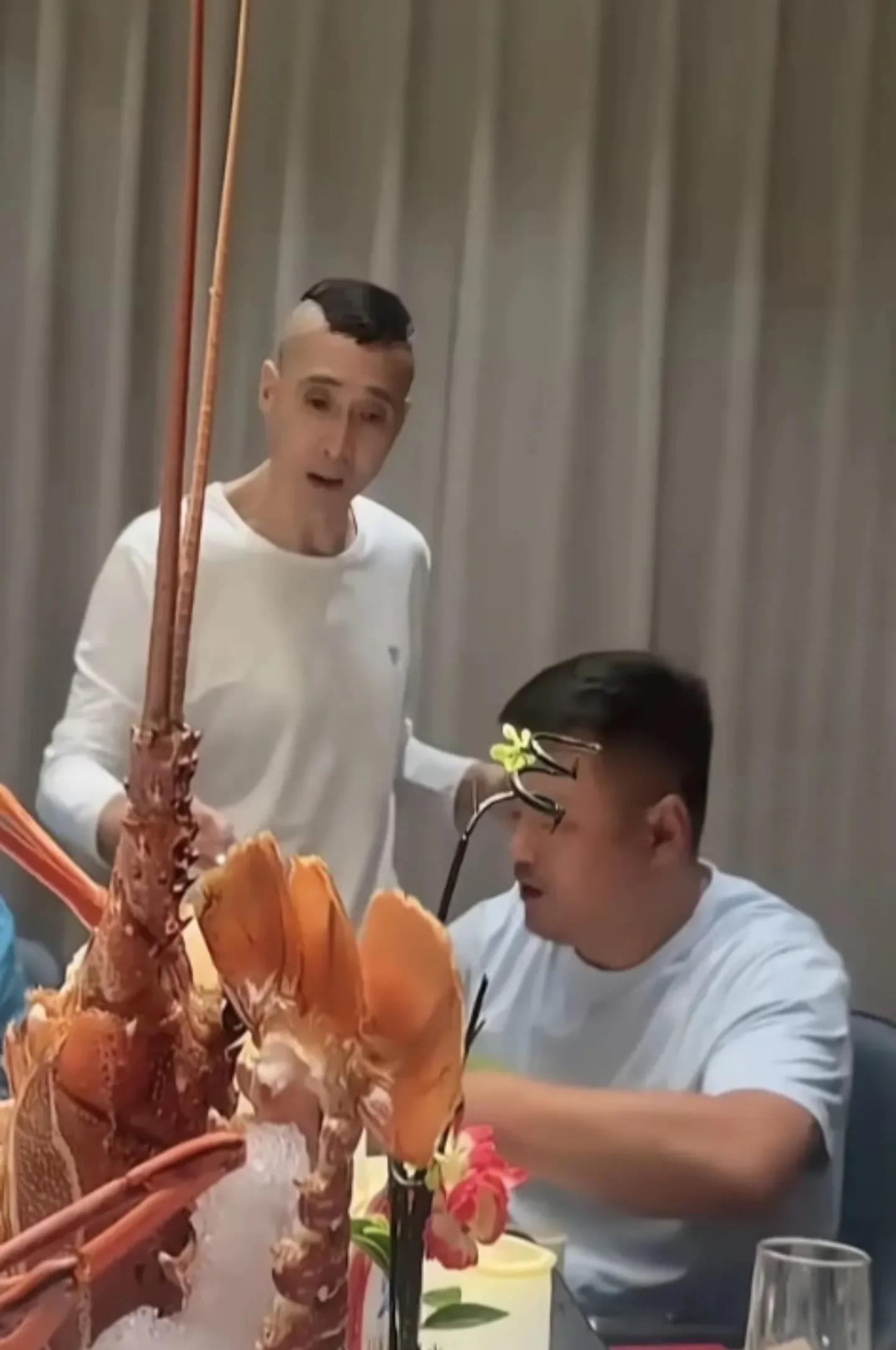 月薪过万，估计才敢这样吃饭吧？