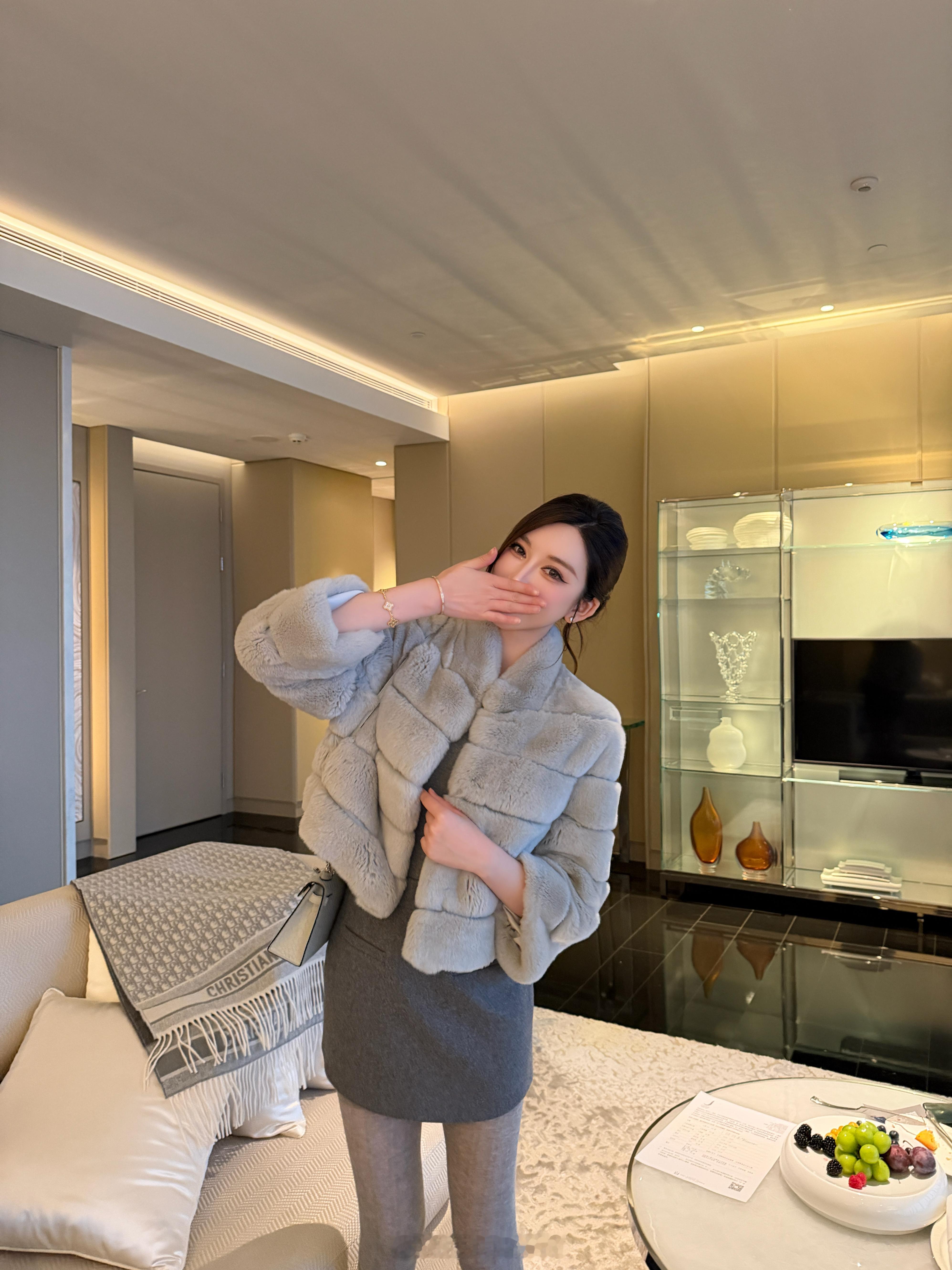 自留私服…美到心尖啦🩶​​​