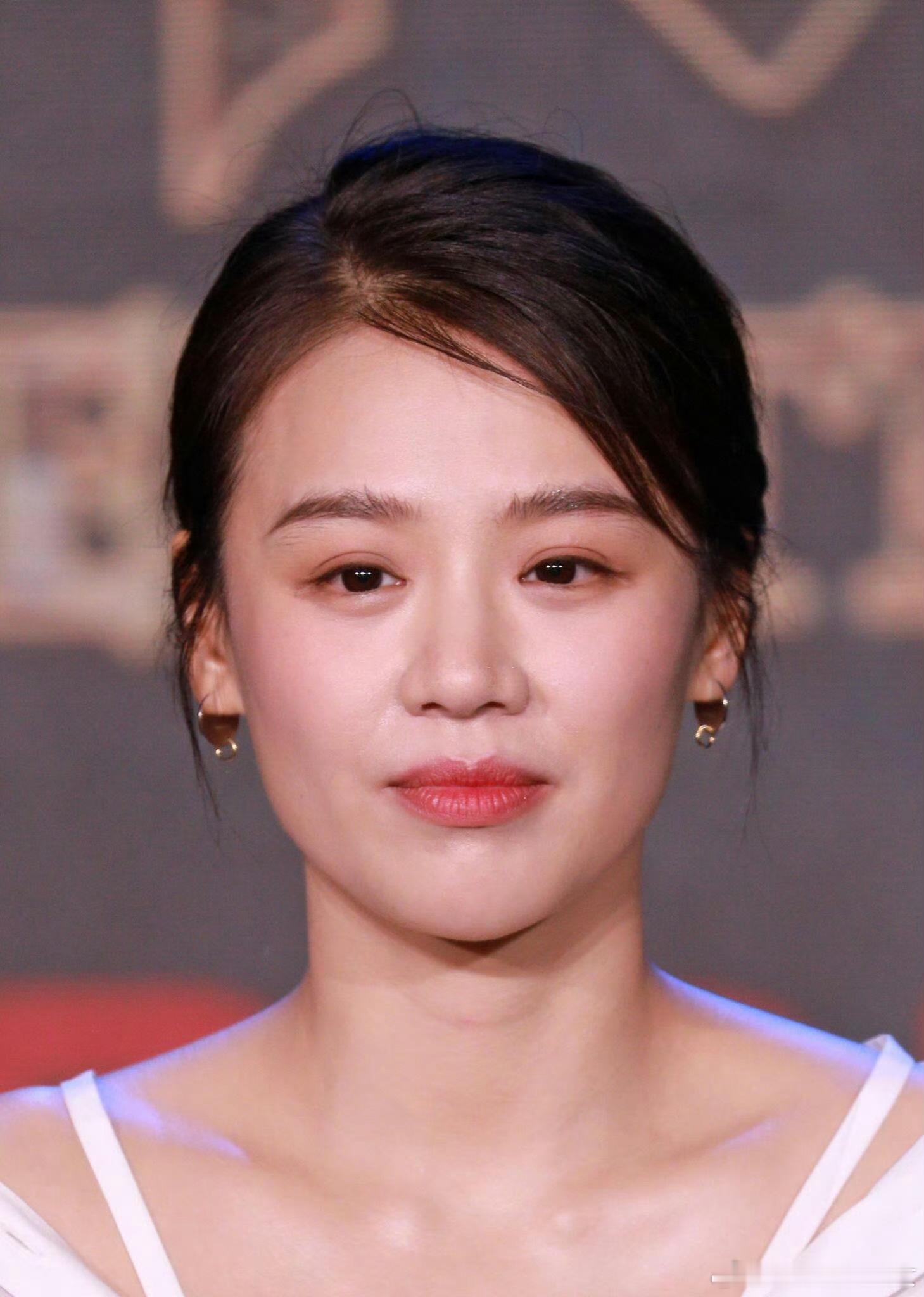 马思纯欧豪人神殊途论家世，颜值，身材，气质，涵养，性格，演技，马思纯真的吊打欧