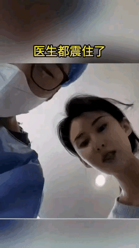 丈夫刚出手术室，等在门卫的妻子就焦急的来到丈夫跟前。医生对她说:你老公是抢救回来