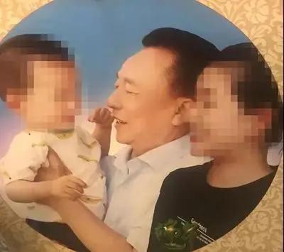 包养10名情妇，生下11个私生子，75岁还在拼命生娃——湖南“土