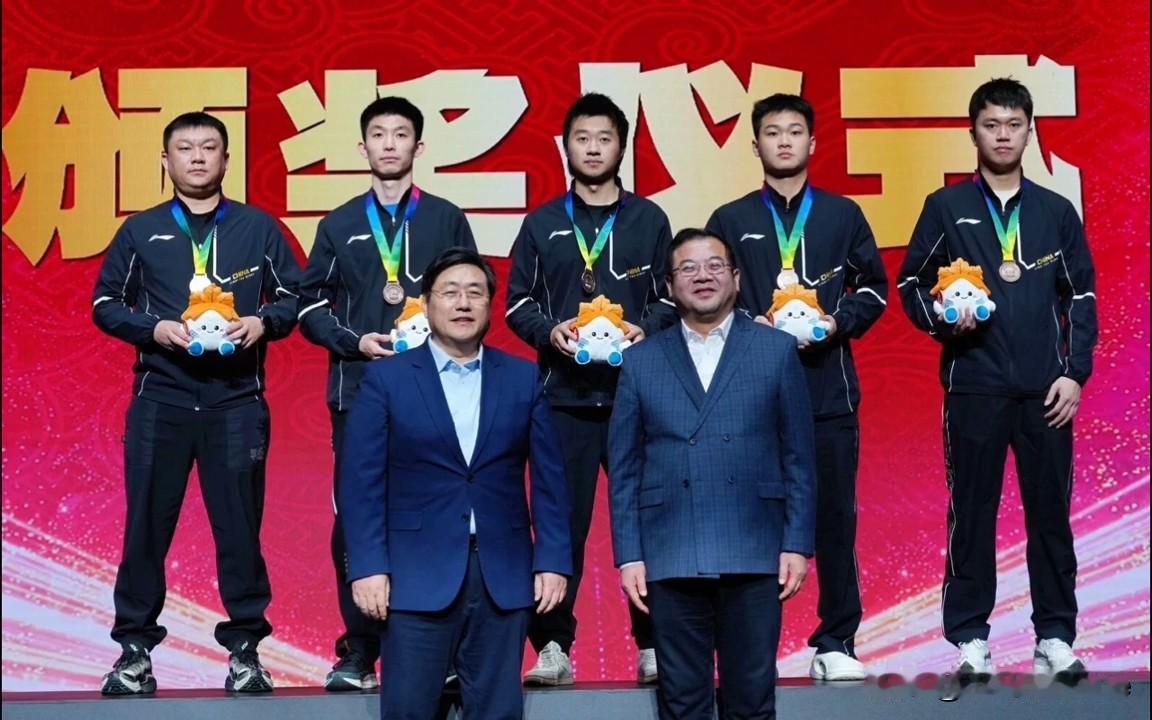 12月29日，赵子豪更新动态，并配文“在家乡打完2025年最后一场比赛，吃好睡好