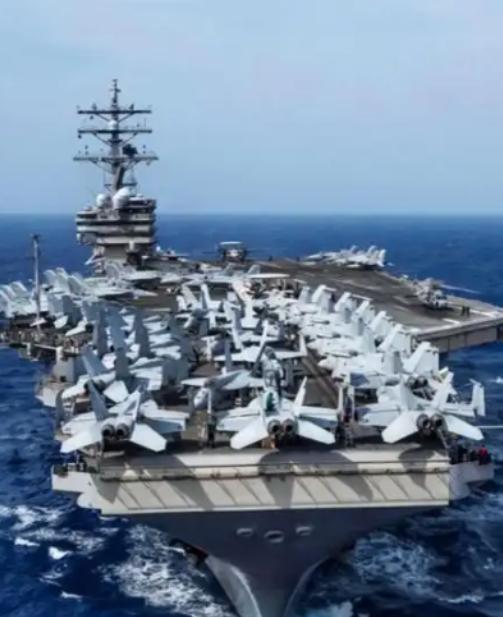 世界上最安全的两个国家，一个谁也打不过，一个谁也不敢打。世界纷纷扰扰，但有两个国