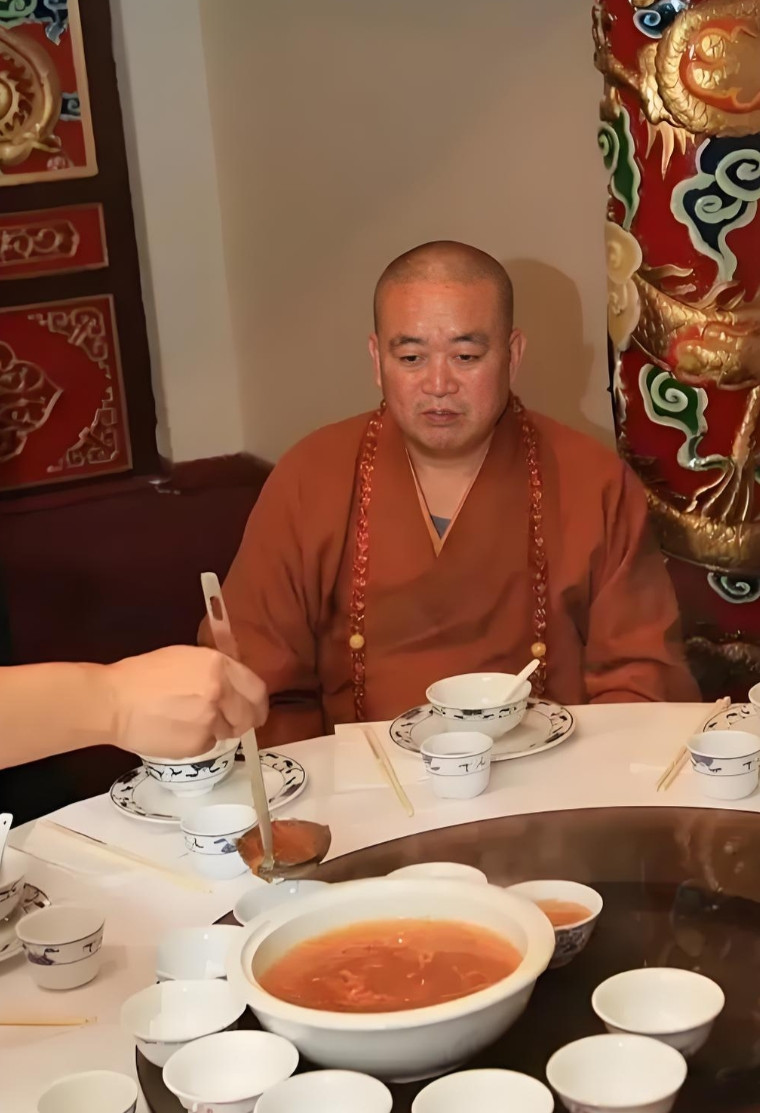 释永信怎么都没想到，自己机关算尽了一辈子！结果却在自己不经意的一个小事情上翻