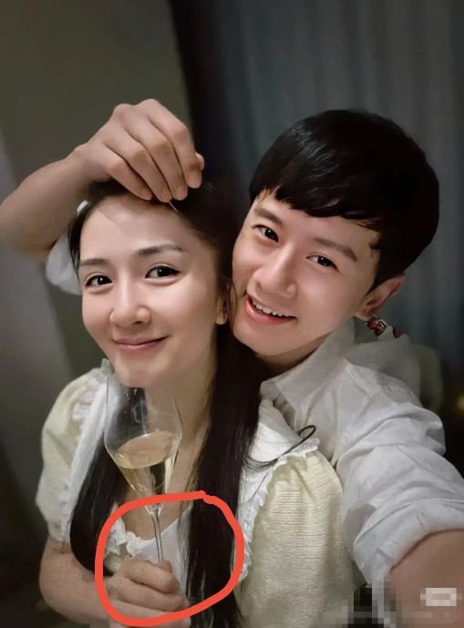 我敢打赌，就凭一点看的出谢娜对张杰的爱不一般不是说她对张杰的事业支持，而是就