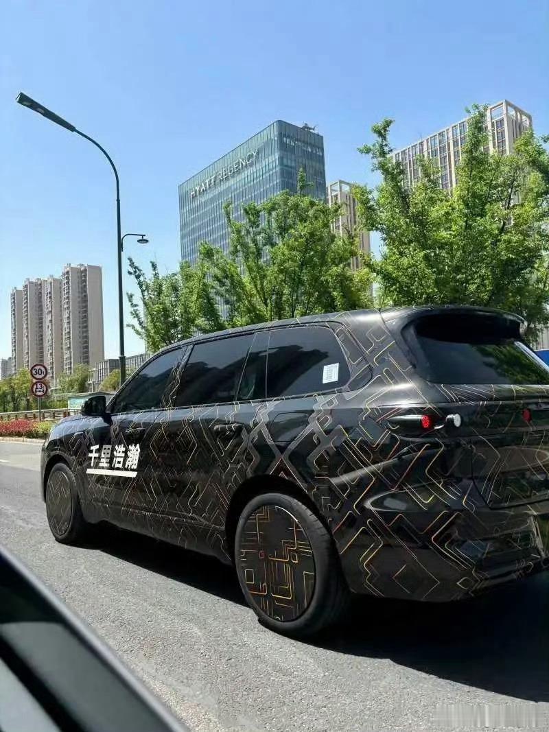 吉利银河大六座旗舰SUV命名M9又是一个“9”字辈全尺寸SUV，这年头哪个品牌没
