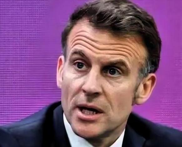 马克龙这是铁了心的想要“单干”，马克龙刚刚与高市早苗见完面，就呼吁印度、韩国、澳