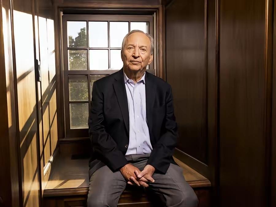 如此显赫的高官，原来竟是鸡鸣狗盗之徒，竟与爱泼斯坦勾搭连环、沆瀣一气。难怪各