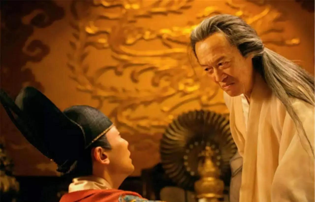 大家是不是想不通，明朝末年的魏忠贤，明明权倾朝野，朝堂上几乎都是他的人，怎么就栽