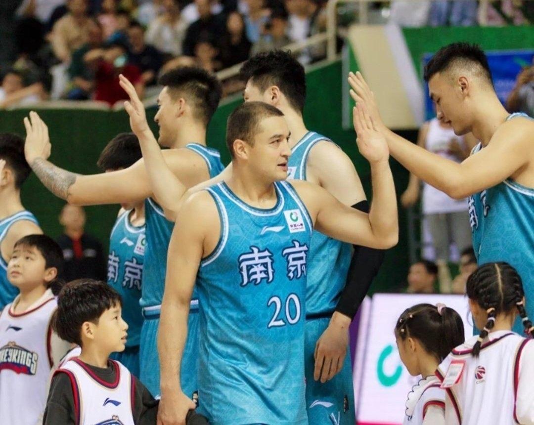 内部品牌充当队名！南京同曦新赛季并无外部商业冠名新赛季南京同曦对外注册队名