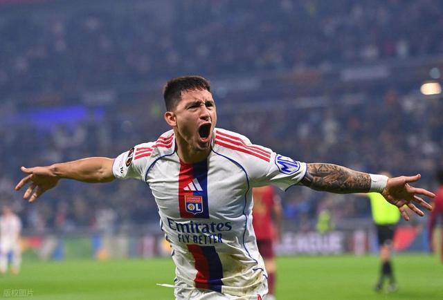 如果不走弯路，萨特里亚诺的高光时刻不会一直等到现在。去里昂那个赛季，先是感觉自己