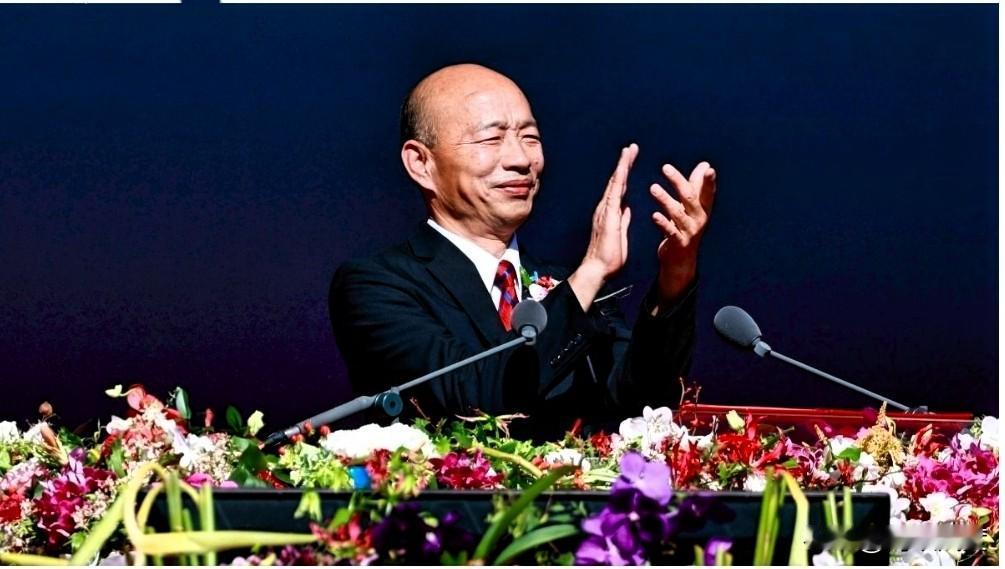 黄国昌率立委请辞今获台立法机构人事处函准，硬汉韩国瑜不舍，离情依依的感性发言让白