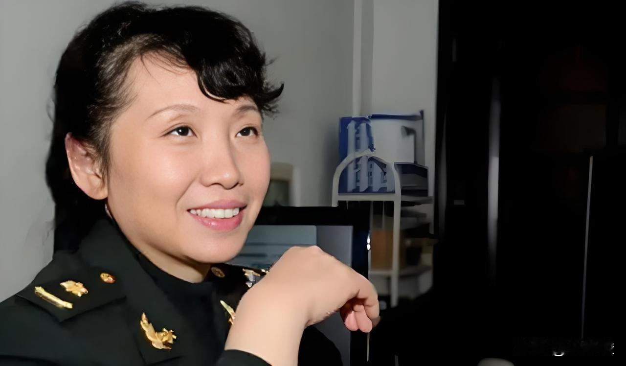 高月长期从事中药药理、毒理和军事药学研究，创建了配套的中药安全性研究关键技术平台